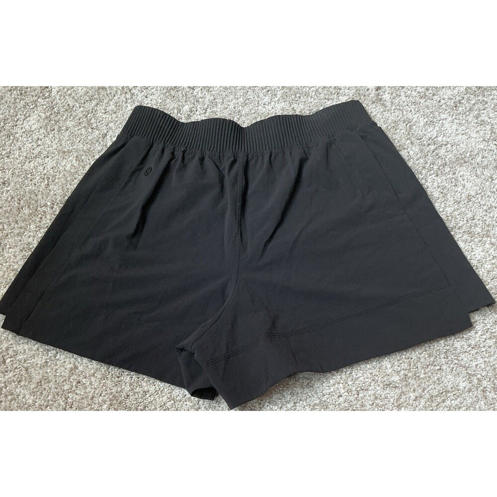 Lululemon Stretch Woven Relaxed High-rise Black Women’s 4” Shorts Size Medium